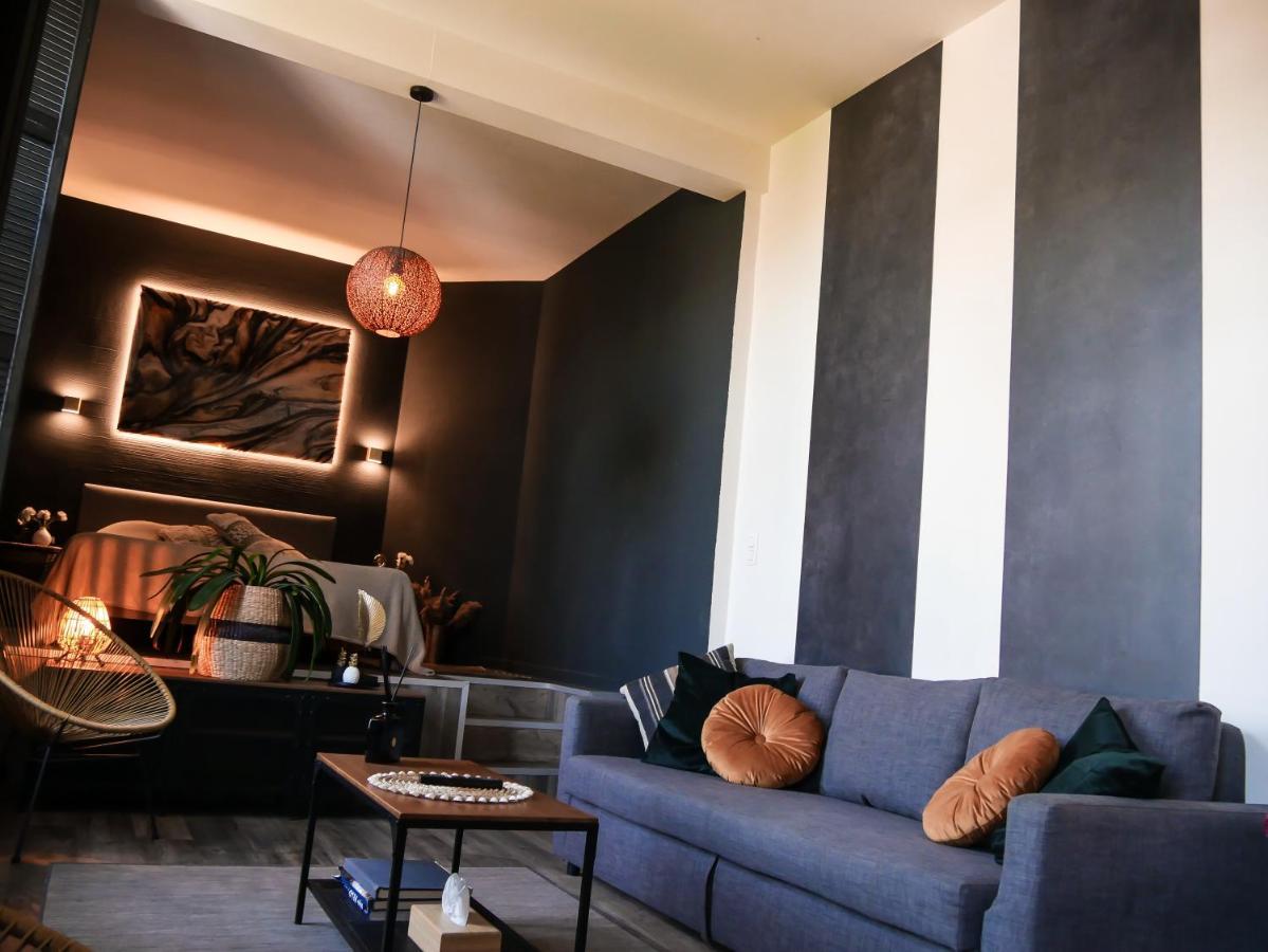 Sleep - Black And Gold Loft Cityview